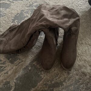 High heels boots, perfect for cold weather, up to knee, size 9